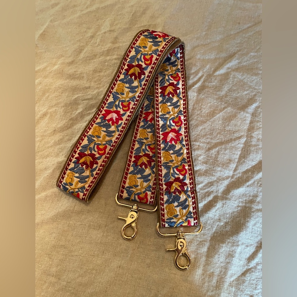 Floral Embroidered Adjustable Crossbody Strap EUC Gold-Tone Hardware
